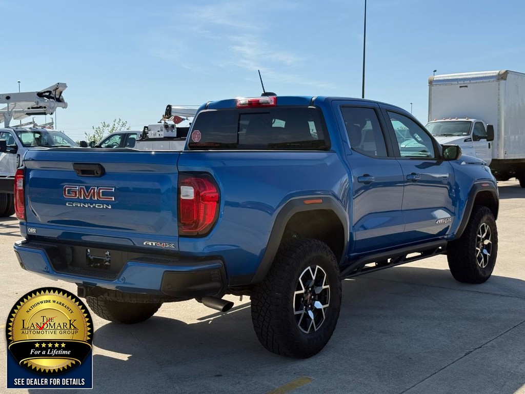 GMC Canyon Vehicle Full-screen Gallery Image 05