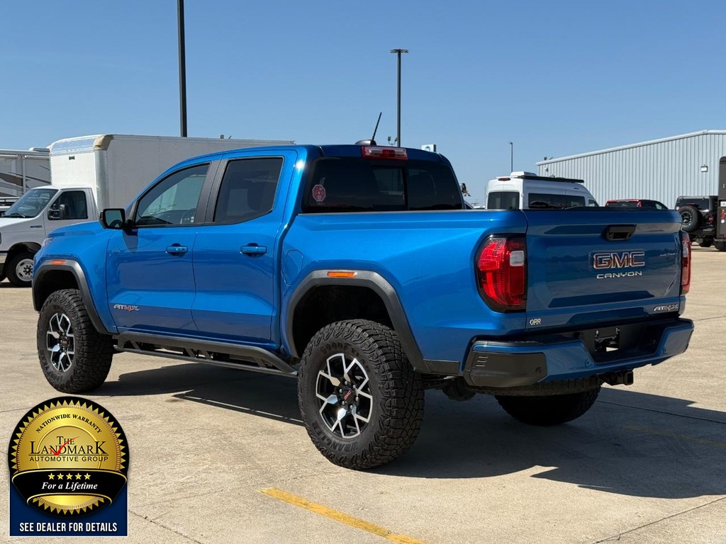 GMC Canyon Vehicle Full-screen Gallery Image 07