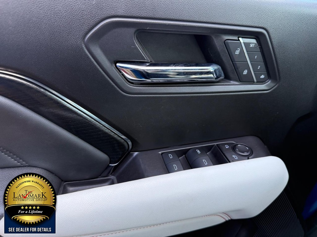 GMC Canyon Vehicle Full-screen Gallery Image 08