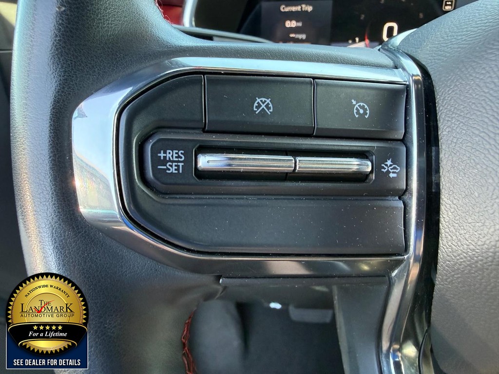 GMC Canyon Vehicle Full-screen Gallery Image 10