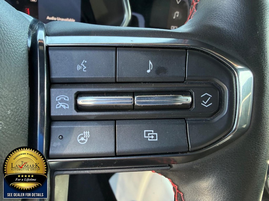 GMC Canyon Vehicle Full-screen Gallery Image 11