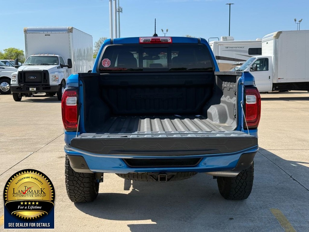 GMC Canyon Vehicle Full-screen Gallery Image 20