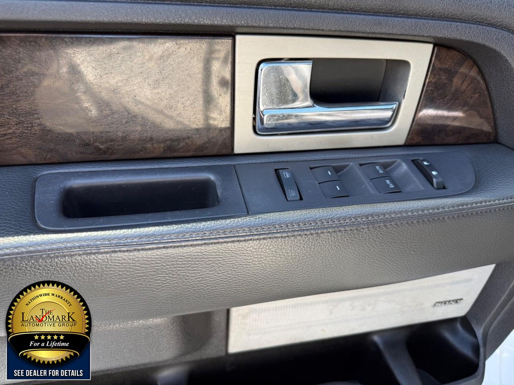 Ford F-150 Vehicle Full-screen Gallery Image 8