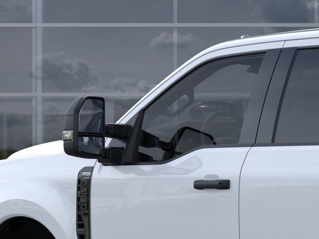 Ford F-250SD Vehicle Full-screen Gallery Image 20