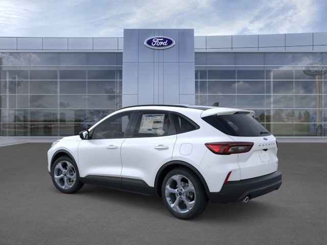 Ford Escape Vehicle Full-screen Gallery Image 4