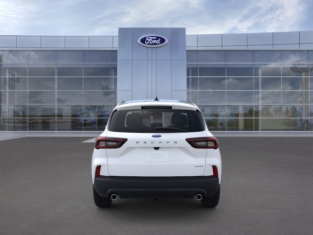 Ford Escape Vehicle Full-screen Gallery Image 5