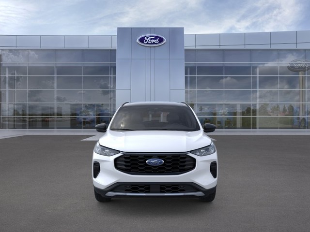 Ford Escape Vehicle Full-screen Gallery Image 6
