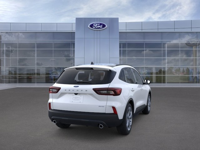 Ford Escape Vehicle Full-screen Gallery Image 8