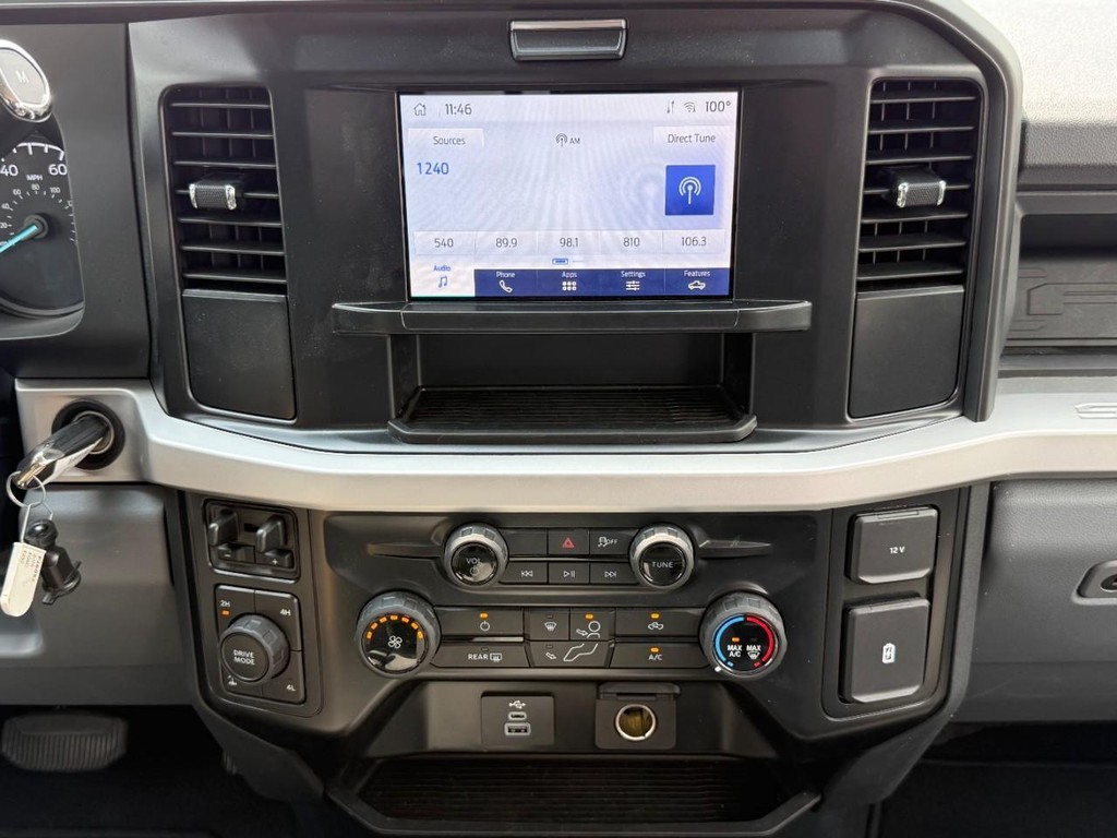 Ford Super Duty F-250 SRW Vehicle Full-screen Gallery Image 17