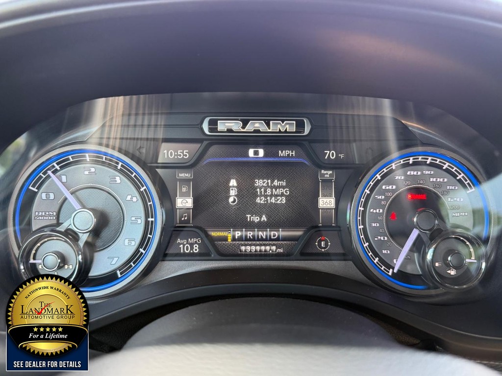 Ram 1500 Vehicle Full-screen Gallery Image 12