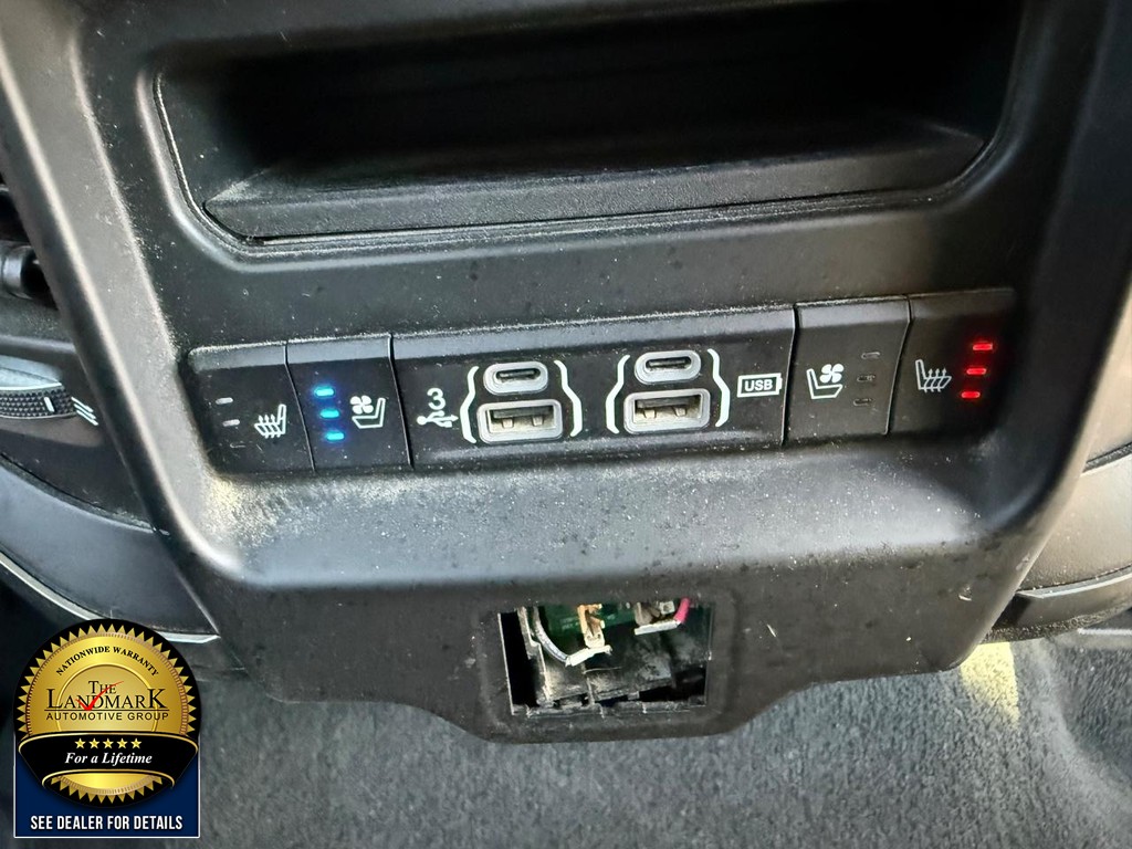 Ram 1500 Vehicle Full-screen Gallery Image 16