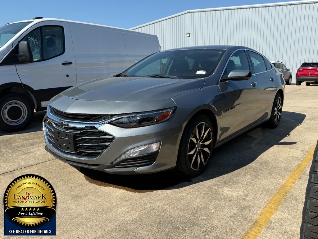 Chevrolet Malibu Vehicle Full-screen Gallery Image 2
