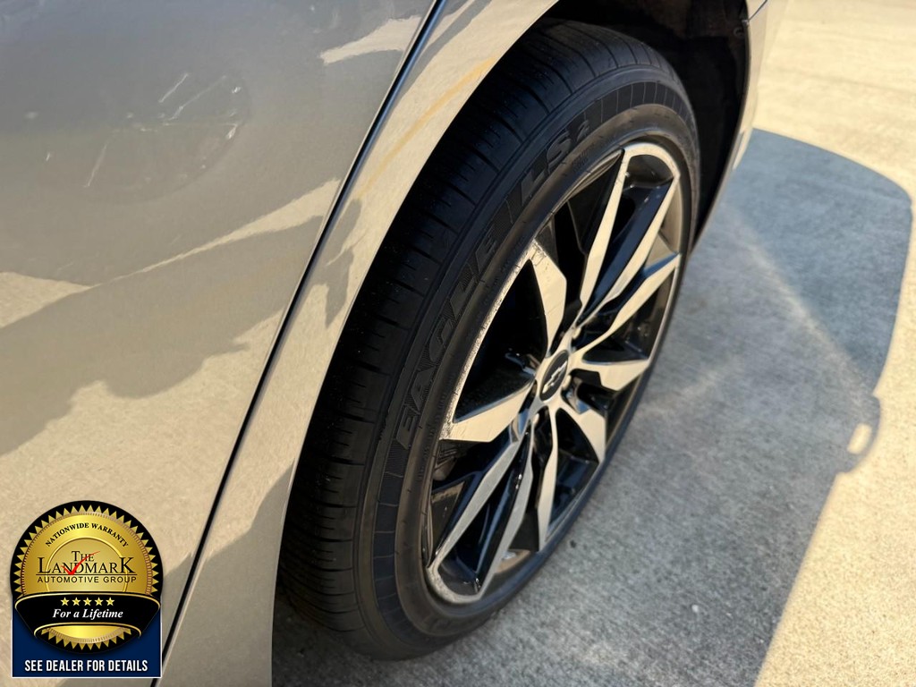Chevrolet Malibu Vehicle Full-screen Gallery Image 3