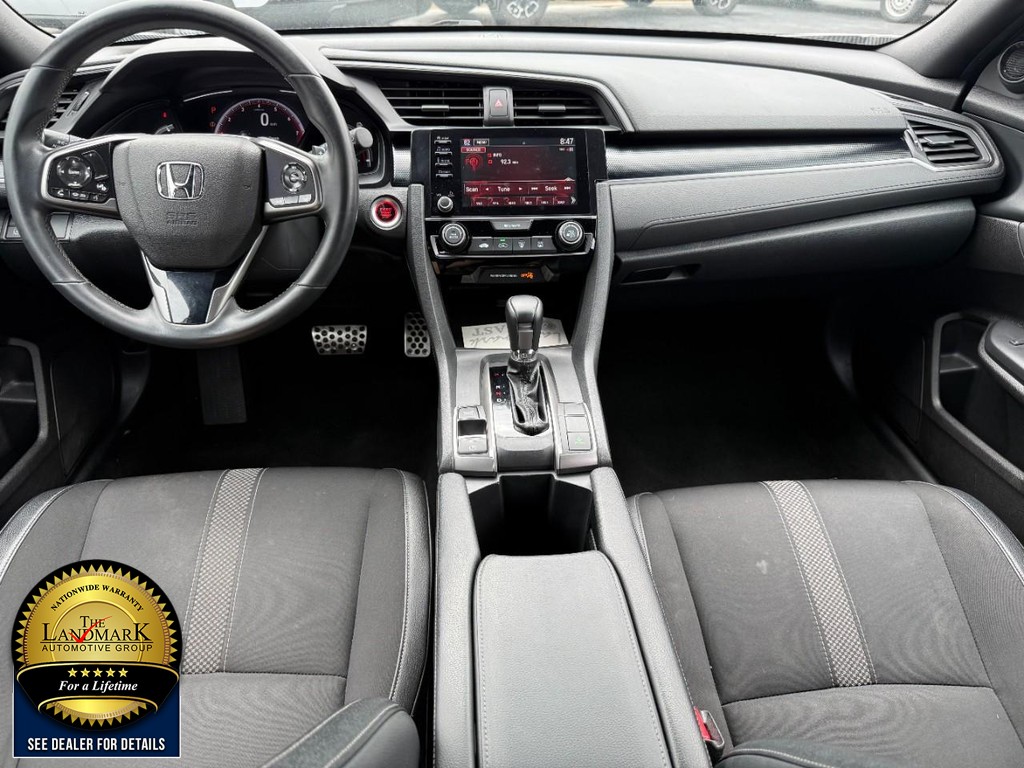 Honda Civic Hatchback Vehicle Full-screen Gallery Image 15