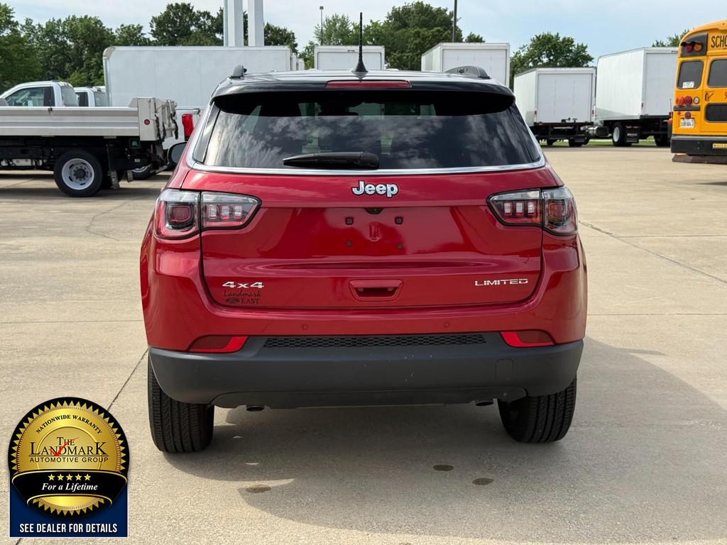 Jeep Compass Vehicle Full-screen Gallery Image 6