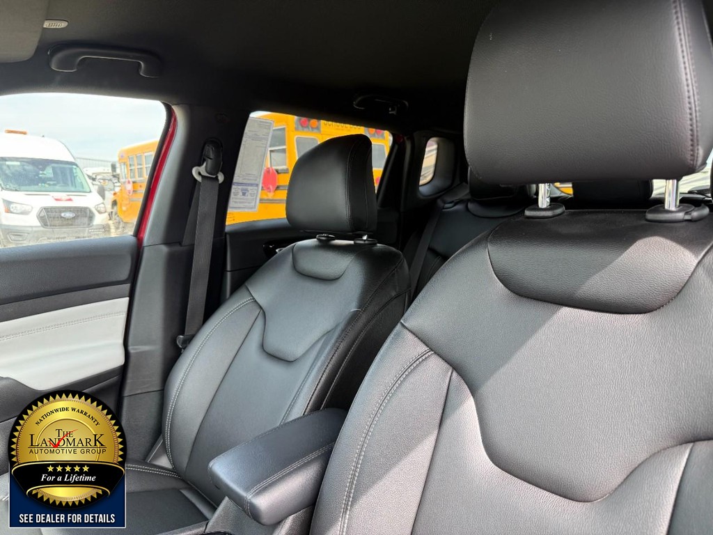 Jeep Compass Vehicle Full-screen Gallery Image 9