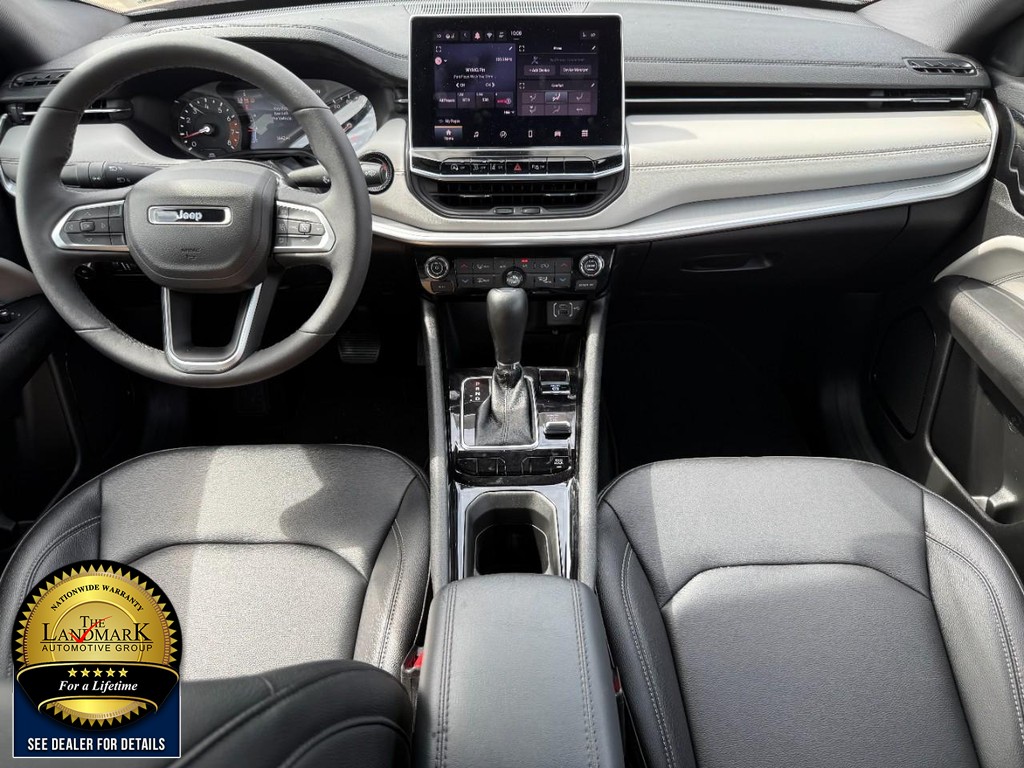 Jeep Compass Vehicle Full-screen Gallery Image 18