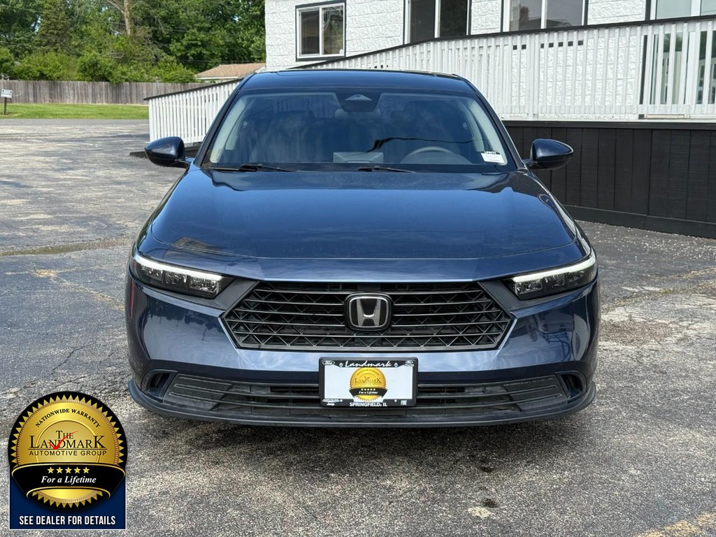 Honda Accord Sedan Vehicle Full-screen Gallery Image 2