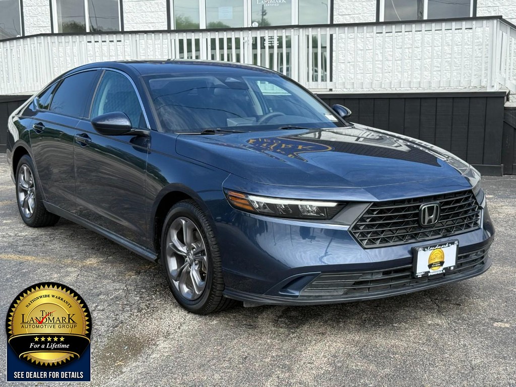 Honda Accord Sedan Vehicle Full-screen Gallery Image 3