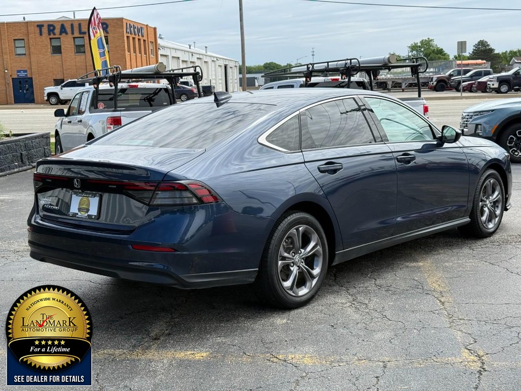 Honda Accord Sedan Vehicle Full-screen Gallery Image 5