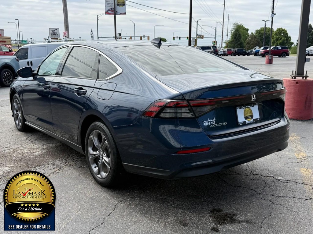 Honda Accord Sedan Vehicle Full-screen Gallery Image 7