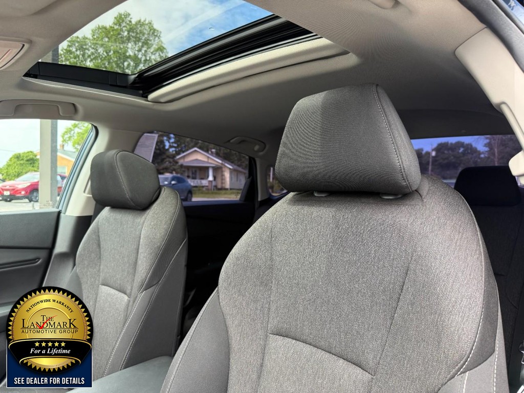 Honda Accord Sedan Vehicle Full-screen Gallery Image 9