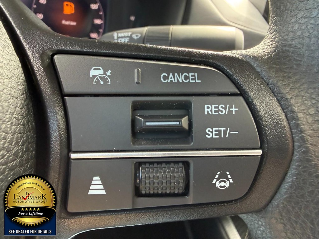 Honda Accord Sedan Vehicle Full-screen Gallery Image 11
