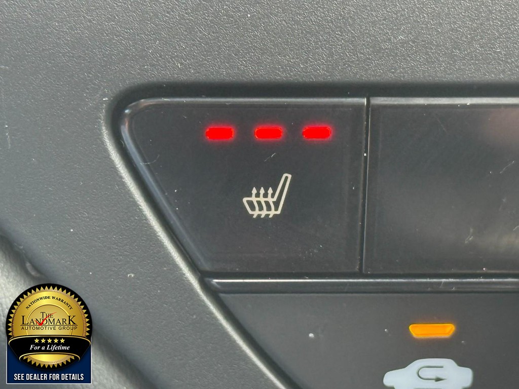 Honda Accord Sedan Vehicle Full-screen Gallery Image 14