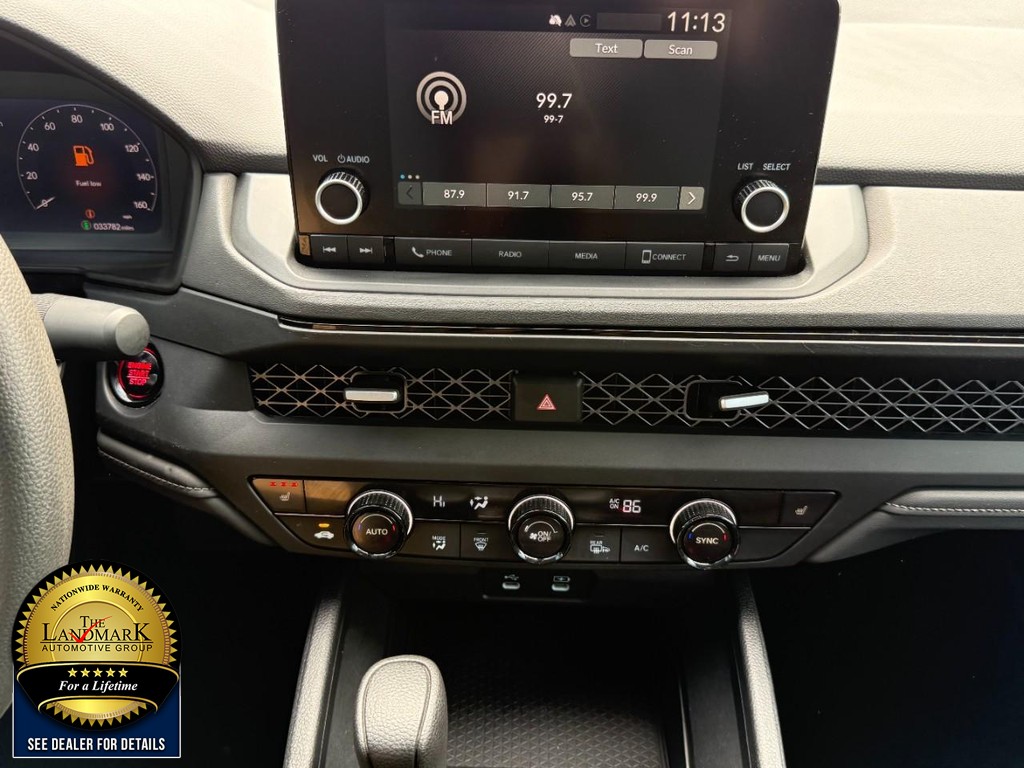 Honda Accord Sedan Vehicle Full-screen Gallery Image 18