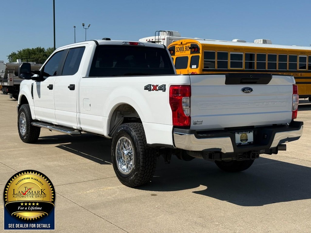 Ford Super Duty F-250 SRW Vehicle Full-screen Gallery Image 7