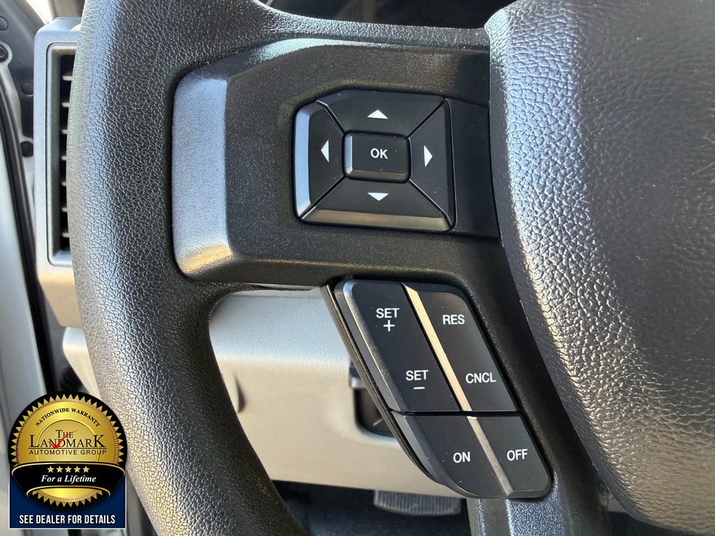 Ford Super Duty F-250 SRW Vehicle Full-screen Gallery Image 10