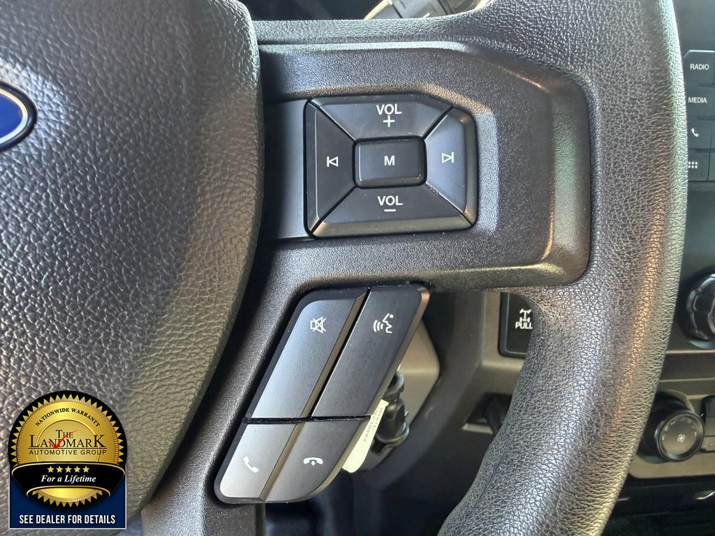 Ford Super Duty F-250 SRW Vehicle Full-screen Gallery Image 11