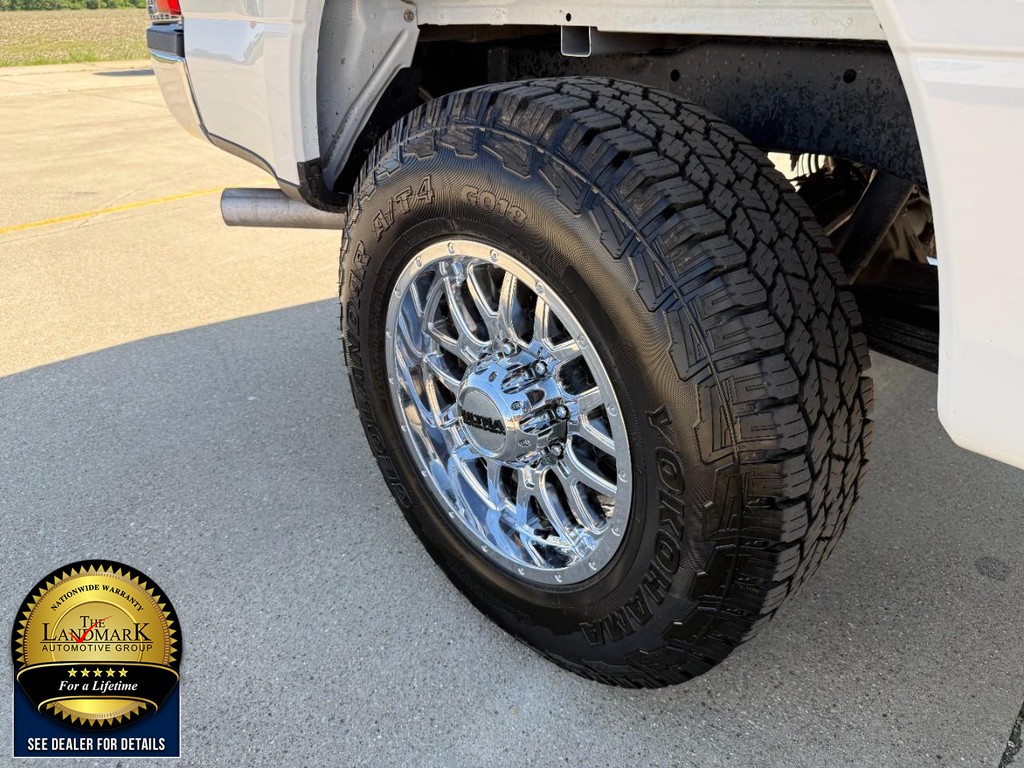 Ford Super Duty F-250 SRW Vehicle Full-screen Gallery Image 19