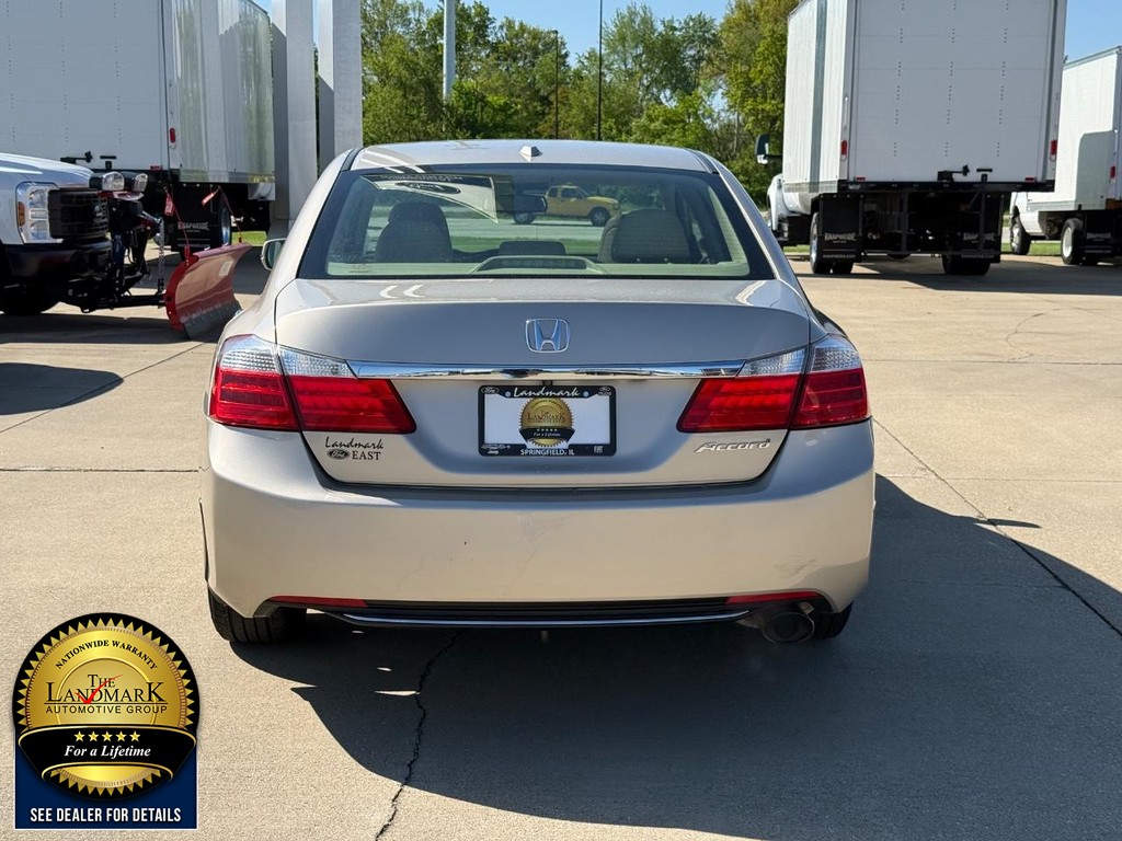 Honda Accord Sedan Vehicle Full-screen Gallery Image 6