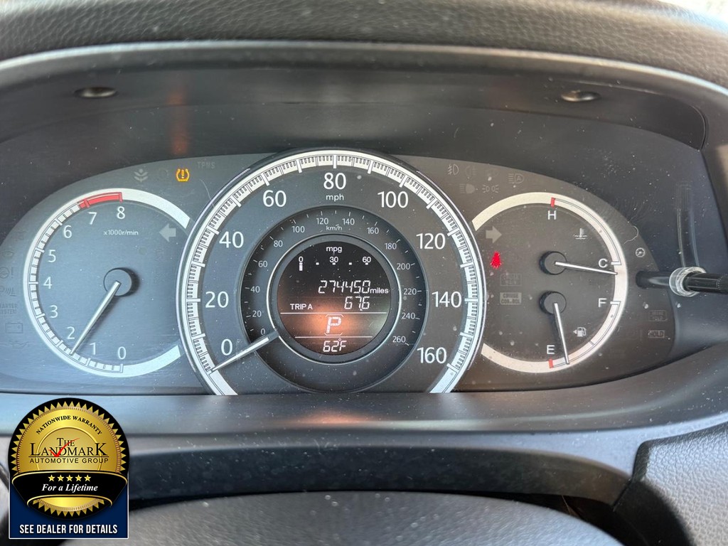 Honda Accord Sedan Vehicle Full-screen Gallery Image 12