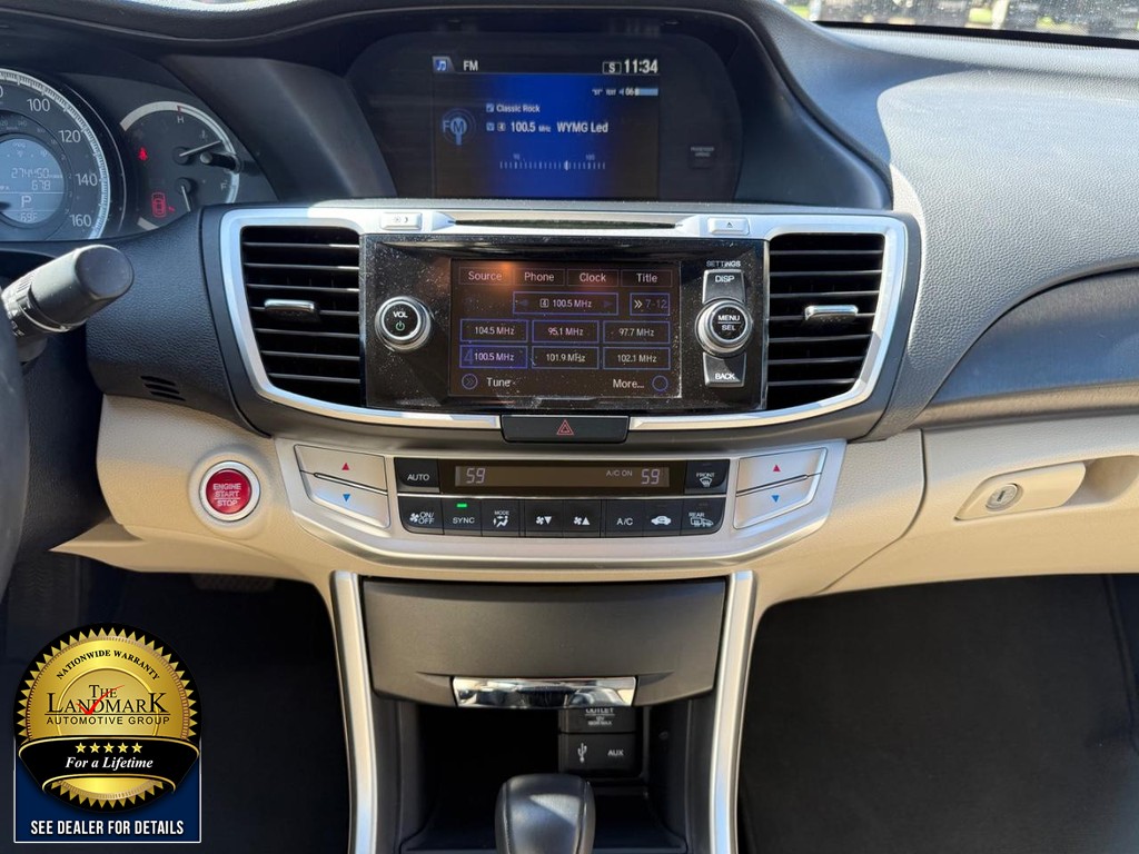 Honda Accord Sedan Vehicle Full-screen Gallery Image 17