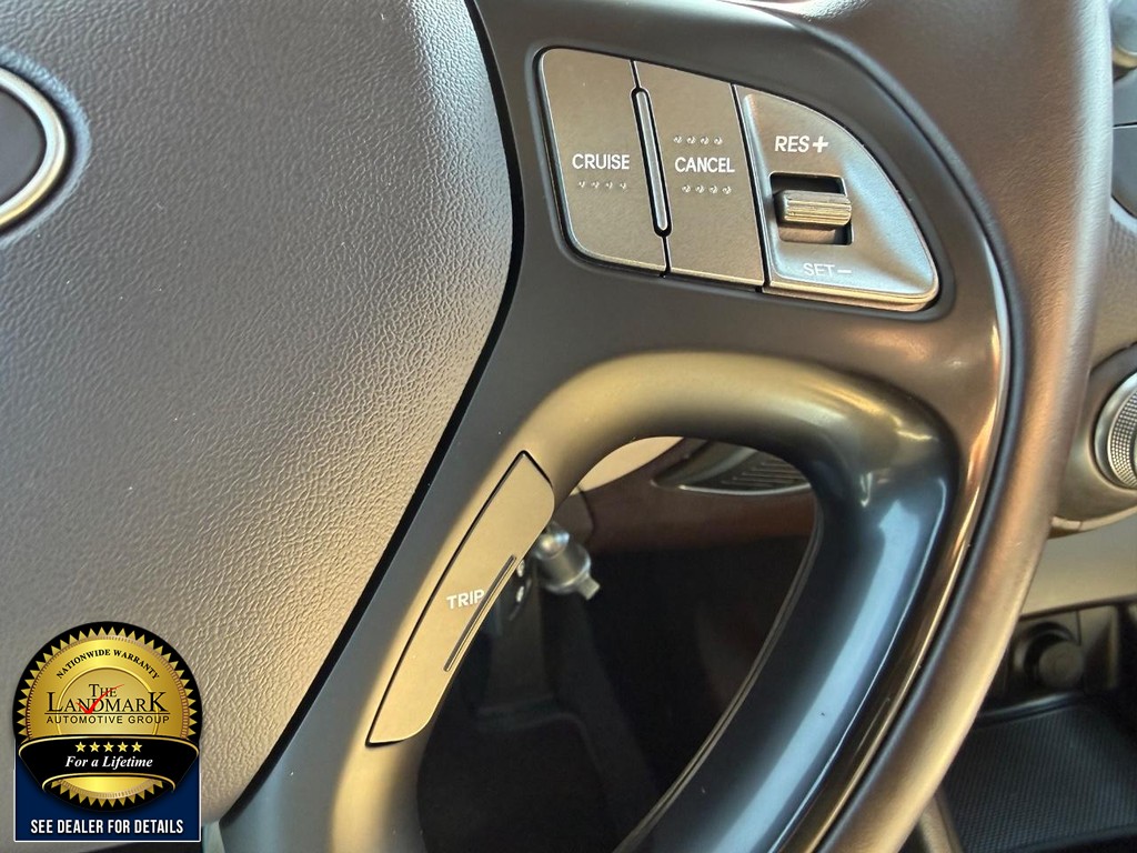Hyundai Tucson Vehicle Full-screen Gallery Image 11
