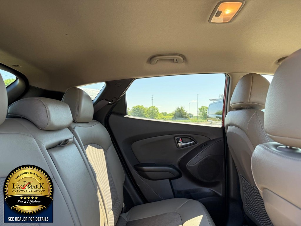 Hyundai Tucson Vehicle Full-screen Gallery Image 15