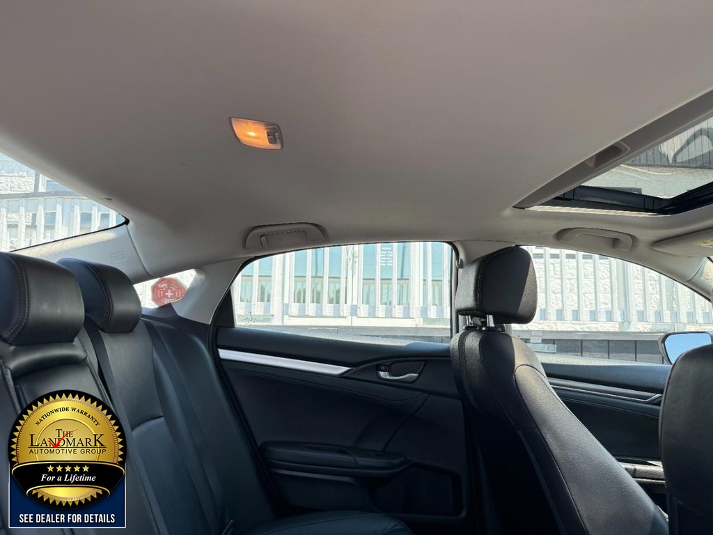 Honda Civic Sedan Vehicle Full-screen Gallery Image 15
