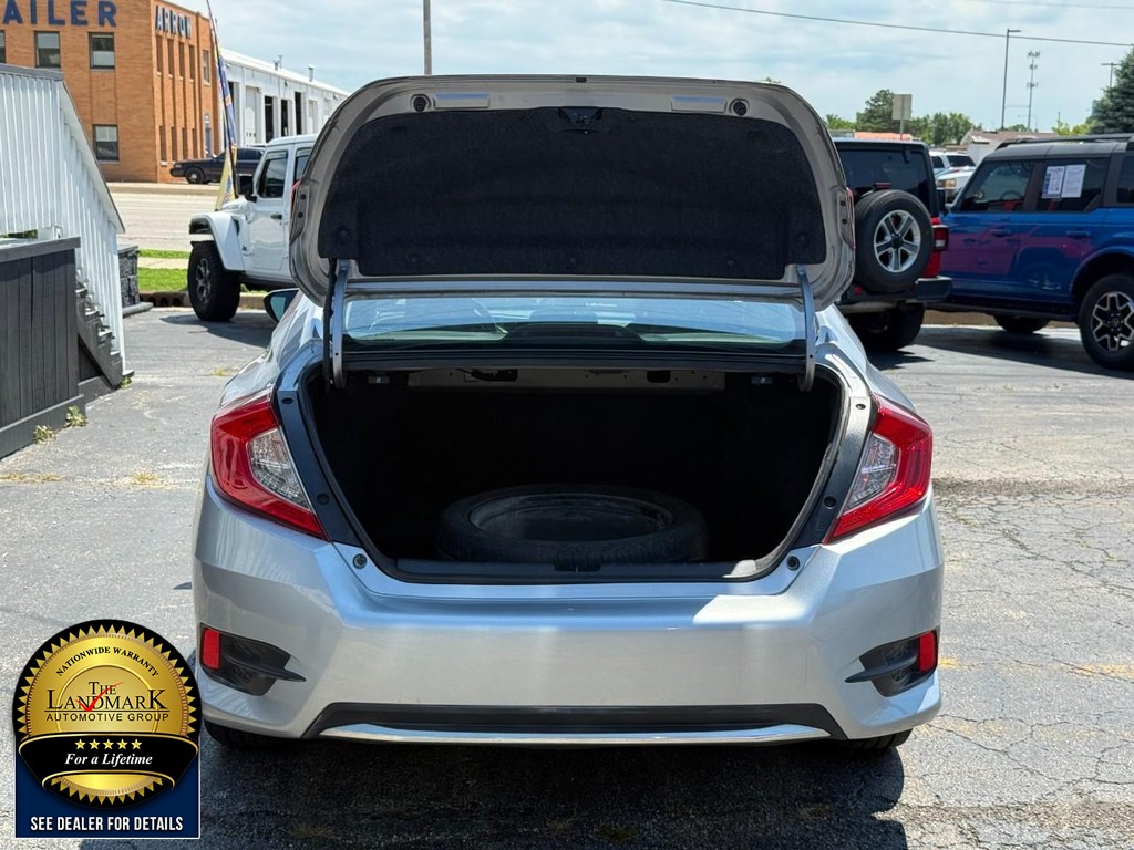 Honda Civic Sedan Vehicle Full-screen Gallery Image 19