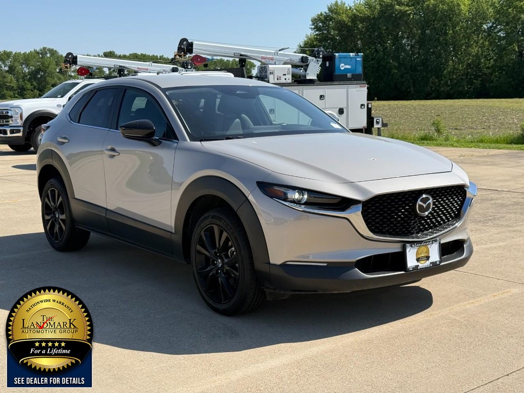 Mazda CX-30 Vehicle Full-screen Gallery Image 3
