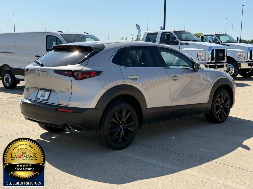 Mazda CX-30 Vehicle Full-screen Gallery Image 5