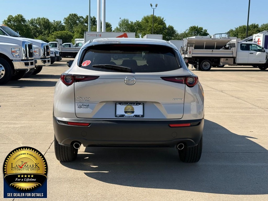 Mazda CX-30 Vehicle Full-screen Gallery Image 6