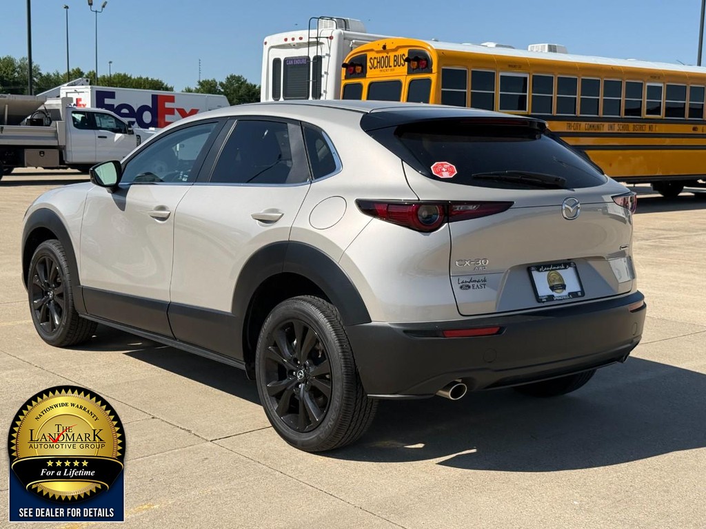 Mazda CX-30 Vehicle Full-screen Gallery Image 7