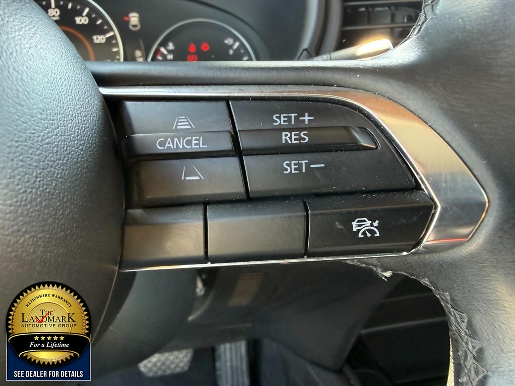 Mazda CX-30 Vehicle Full-screen Gallery Image 11