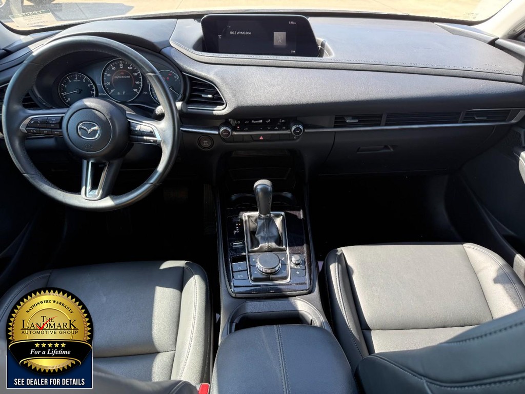 Mazda CX-30 Vehicle Full-screen Gallery Image 15