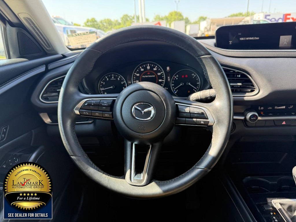 Mazda CX-30 Vehicle Full-screen Gallery Image 16