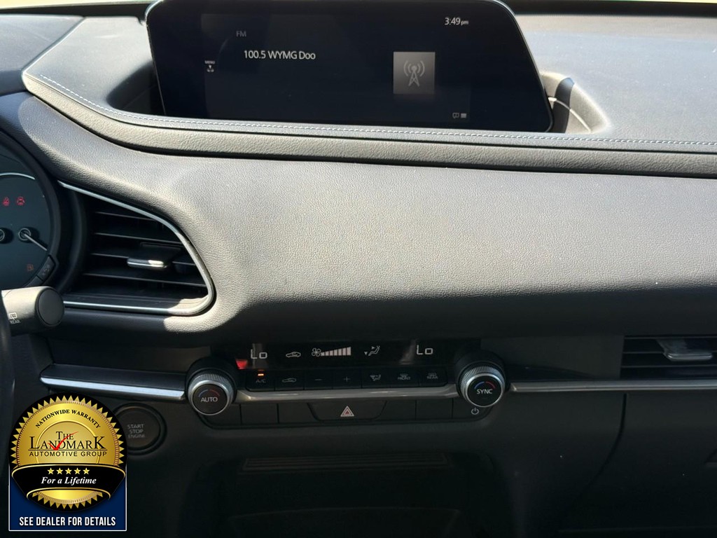 Mazda CX-30 Vehicle Full-screen Gallery Image 17