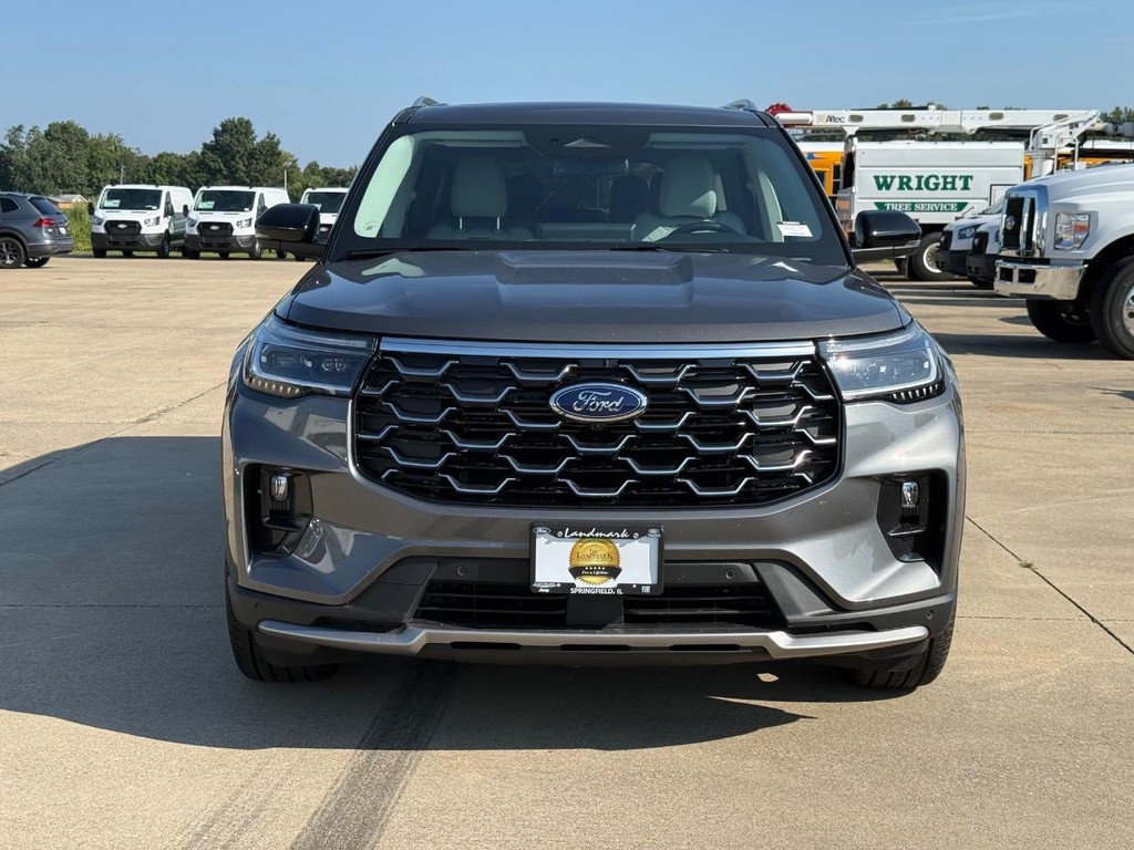 Ford Explorer Vehicle Full-screen Gallery Image 2