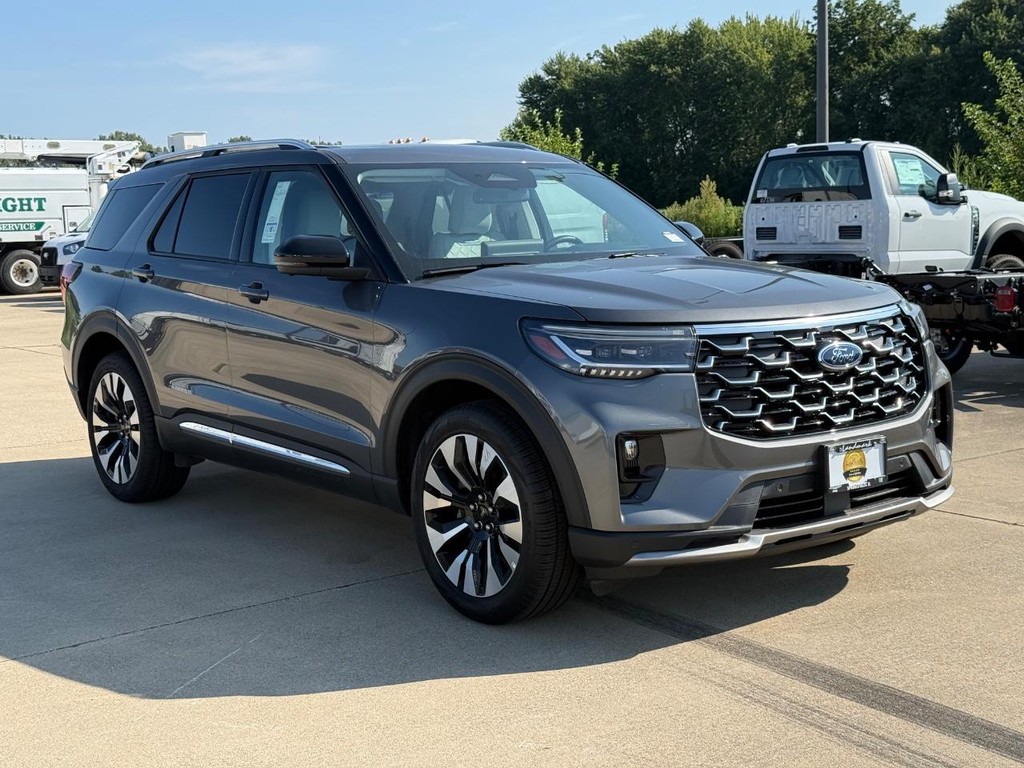 Ford Explorer Vehicle Full-screen Gallery Image 3